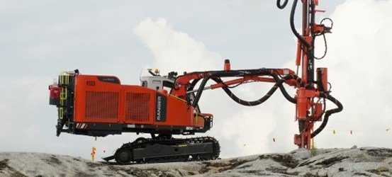 Ranger DX800 Surface tophammer drill rig